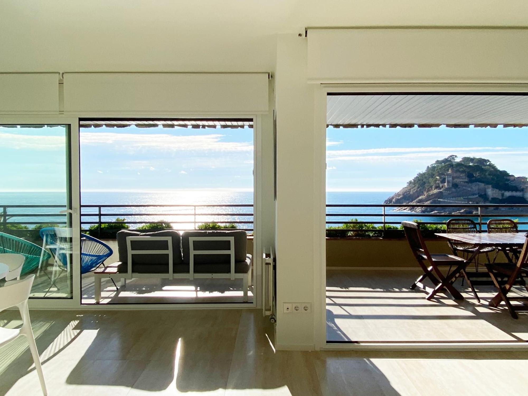 Magnificent Apartment At The Sea Front Of Tossa De Mar Exterior photo