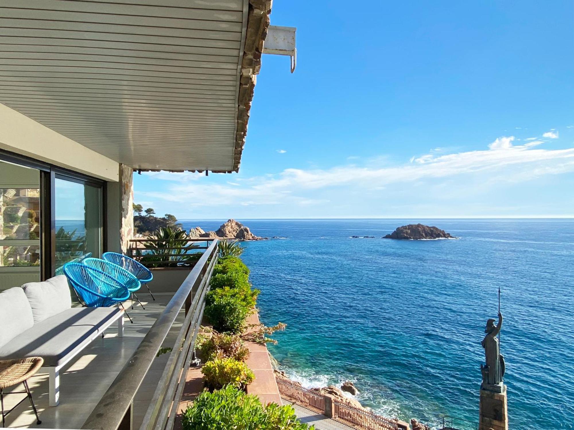 Magnificent Apartment At The Sea Front Of Tossa De Mar Exterior photo