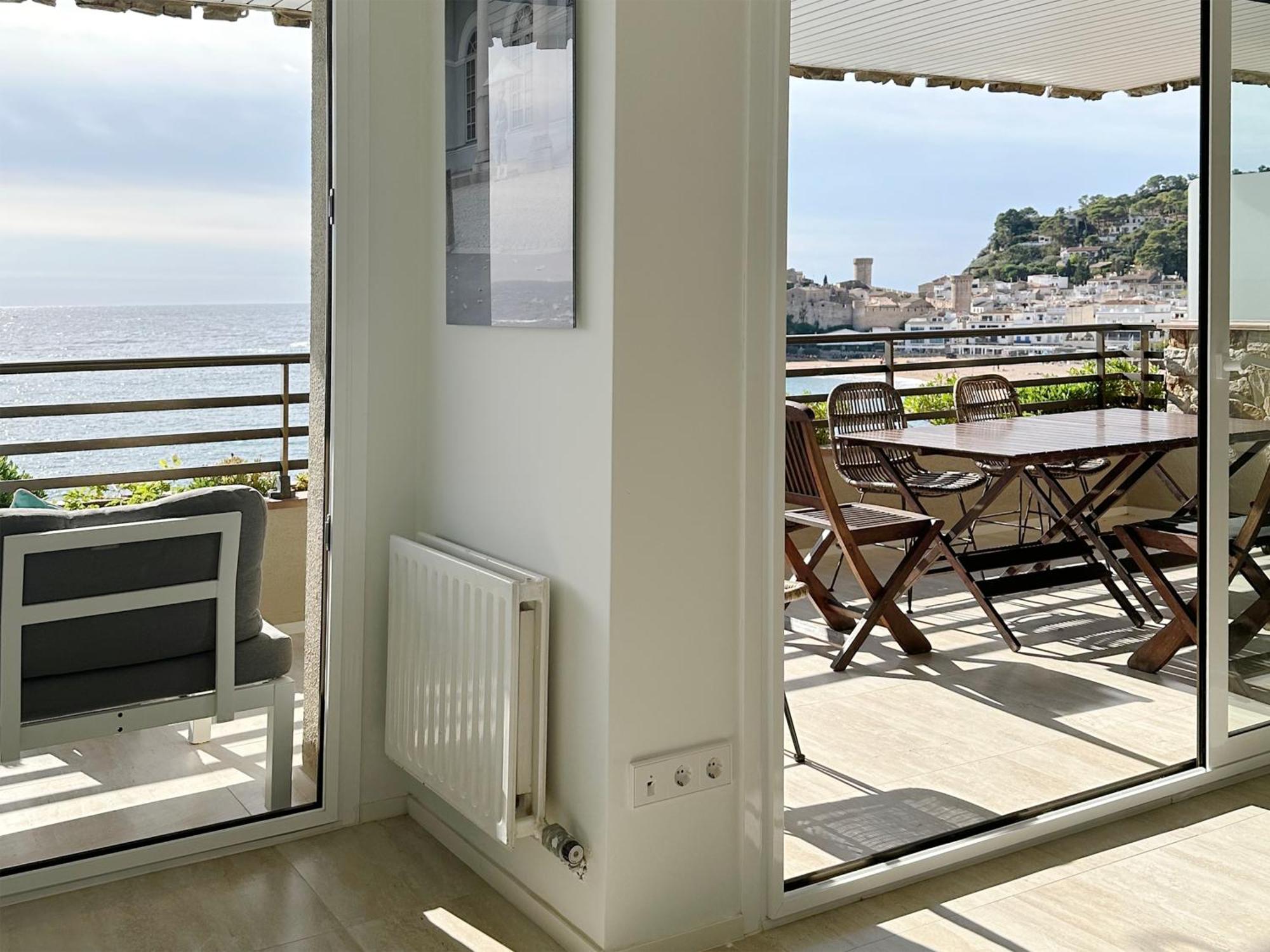Magnificent Apartment At The Sea Front Of Tossa De Mar Exterior photo